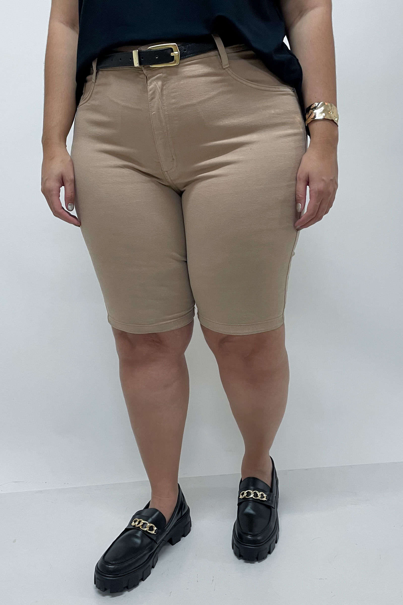 Bermuda feminina em sarja com elastano_0008_1.jpg